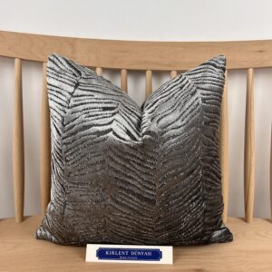 Kadife Desenli Kırlent Kılıfları